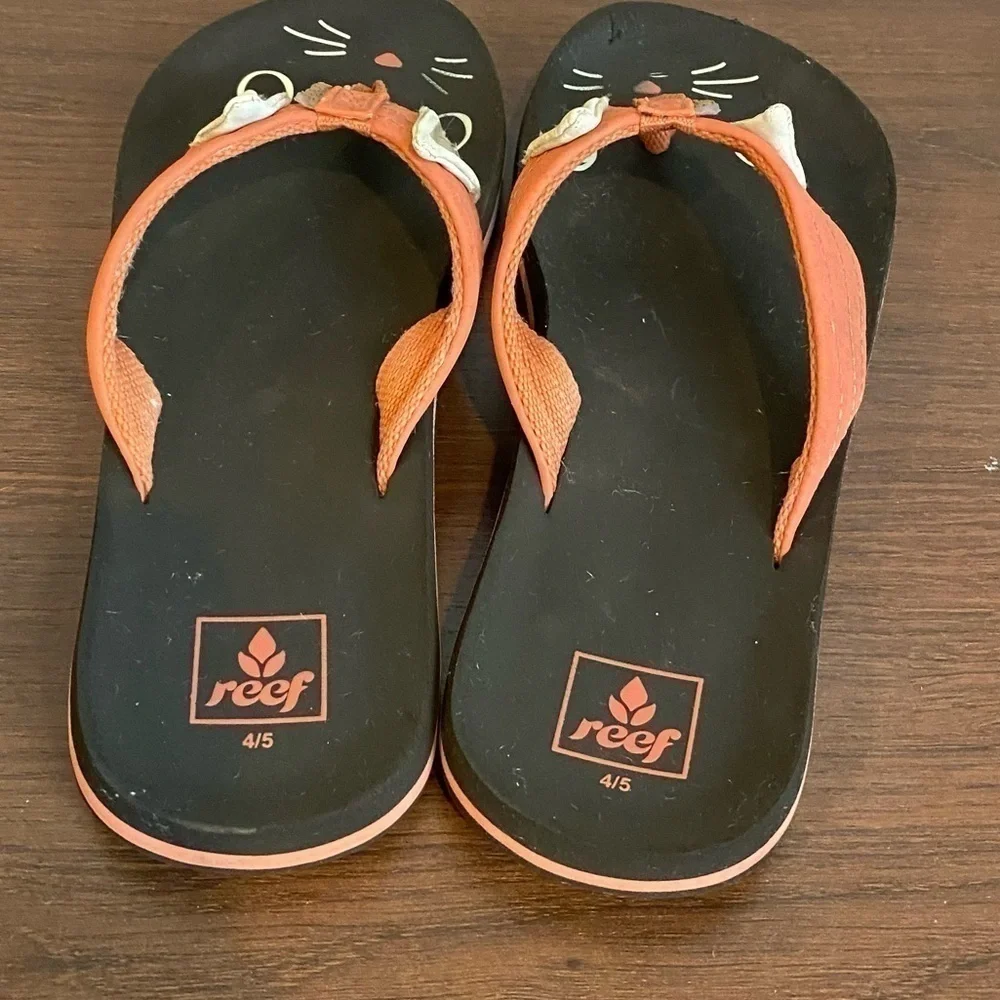 * Reef Kitty Cat Premium Flip Flops Size 4/5 Peach Pink Black